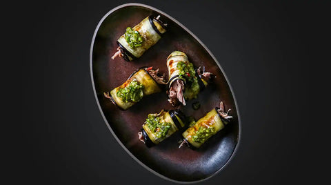 Gefüllte Melanzaniröllchen mit Pulled Pork & Chimichurri