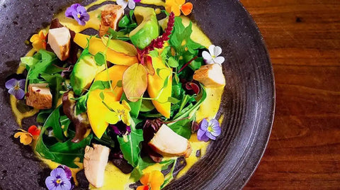 Avocado-Mango-Salat mit Hühnerbrust