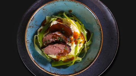 Rindsbackerl mit Erdäpfel-Sellerie-Püree & Honig-Lauch